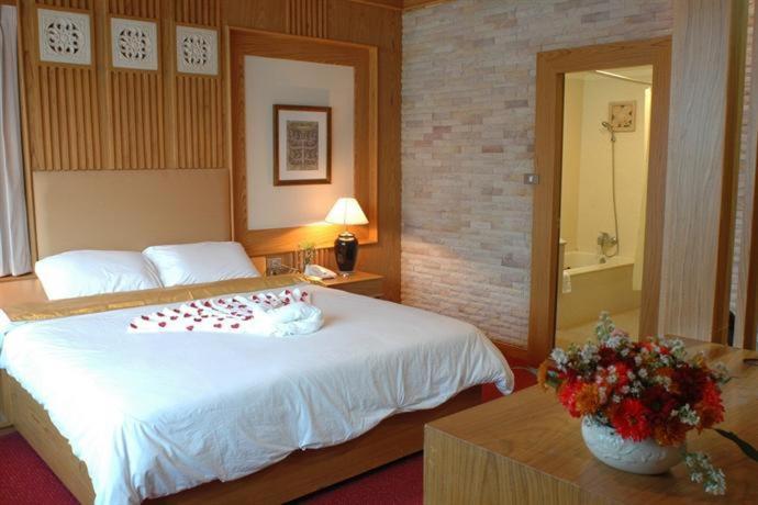 The Rich Hotel Нонтхабури Номер фото