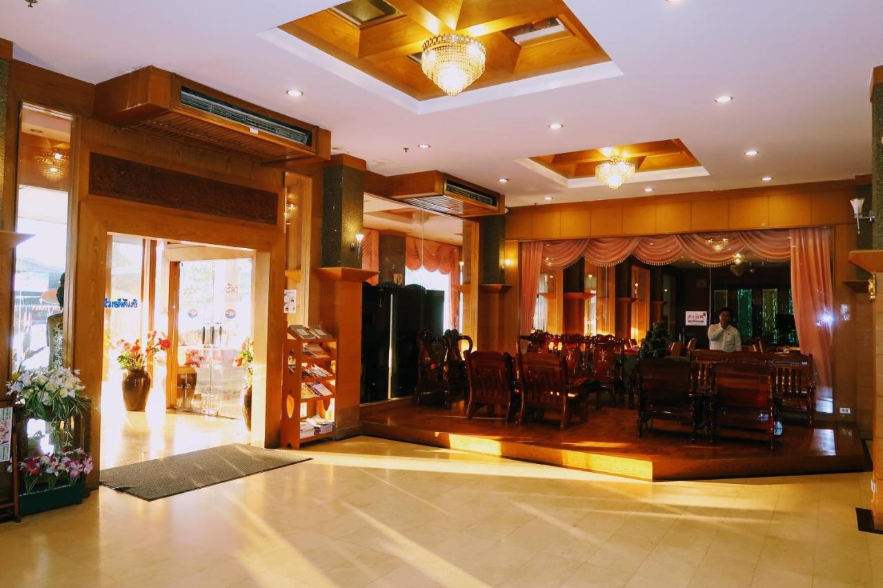 The Rich Hotel Нонтхабури Экстерьер фото